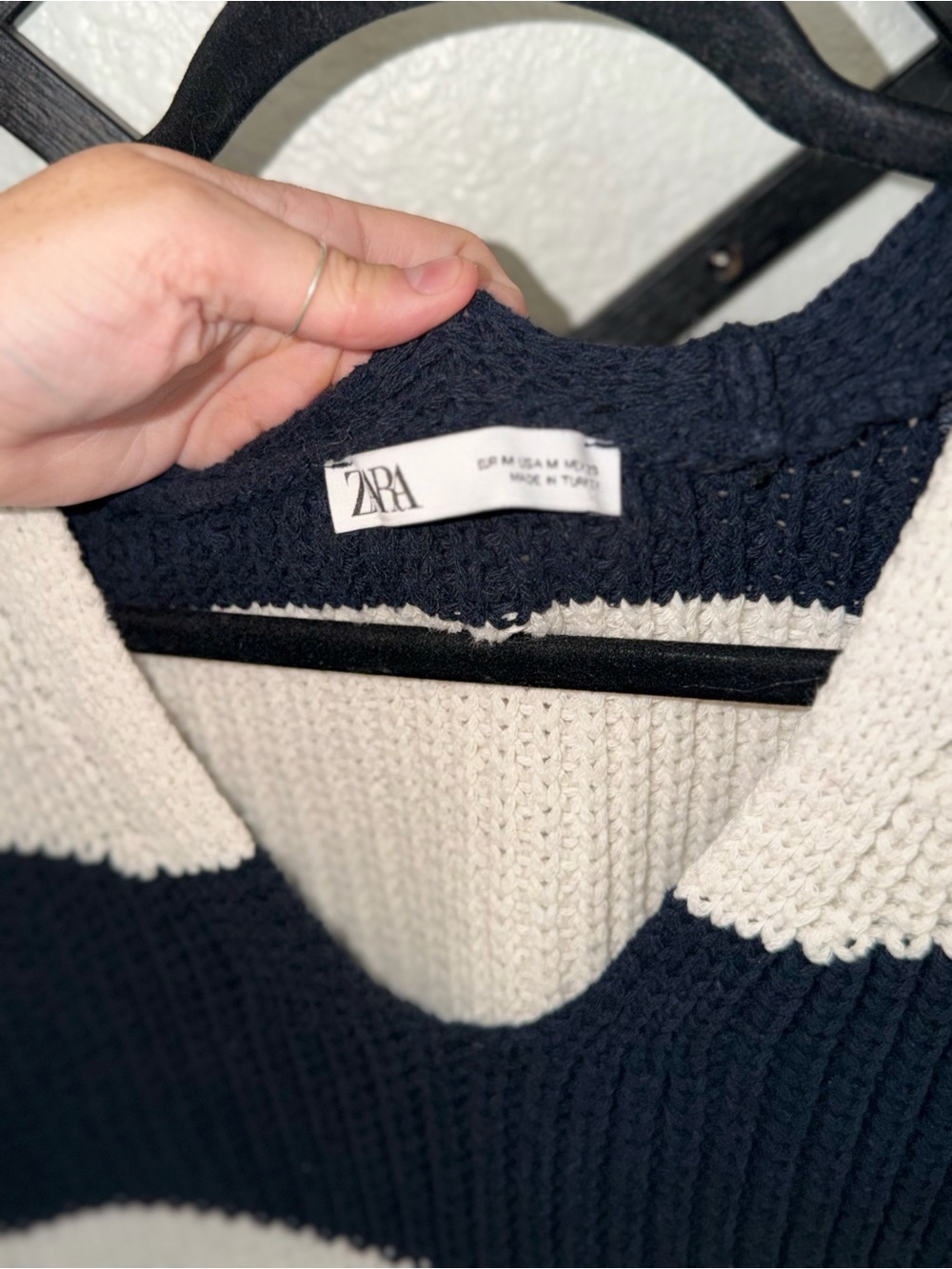 ZARA Striped Knit Sweater Vest Navy Cream Sleeveless V Neck Women’s Medium - Picture 4 of 5